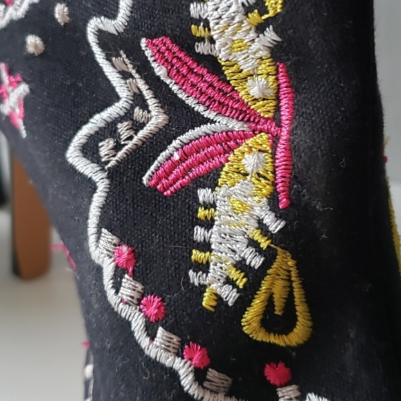 Boho Embroidered booties - Picture 4 of 8